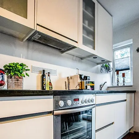 3 Bedroom Stunning In *