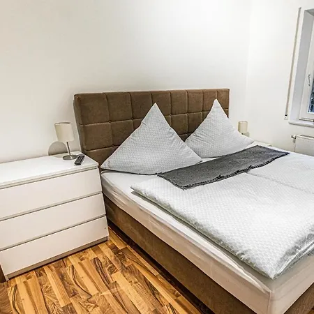 3 Bedroom Stunning In レンネシュタット