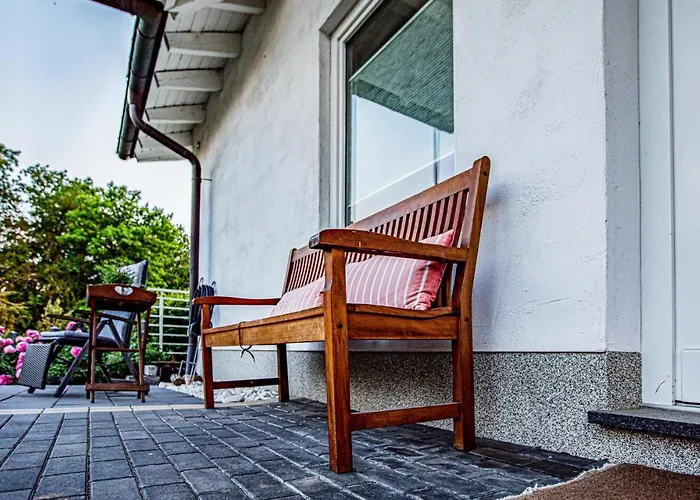 3 Bedroom Stunning In Prázdninový dům Lennestadt